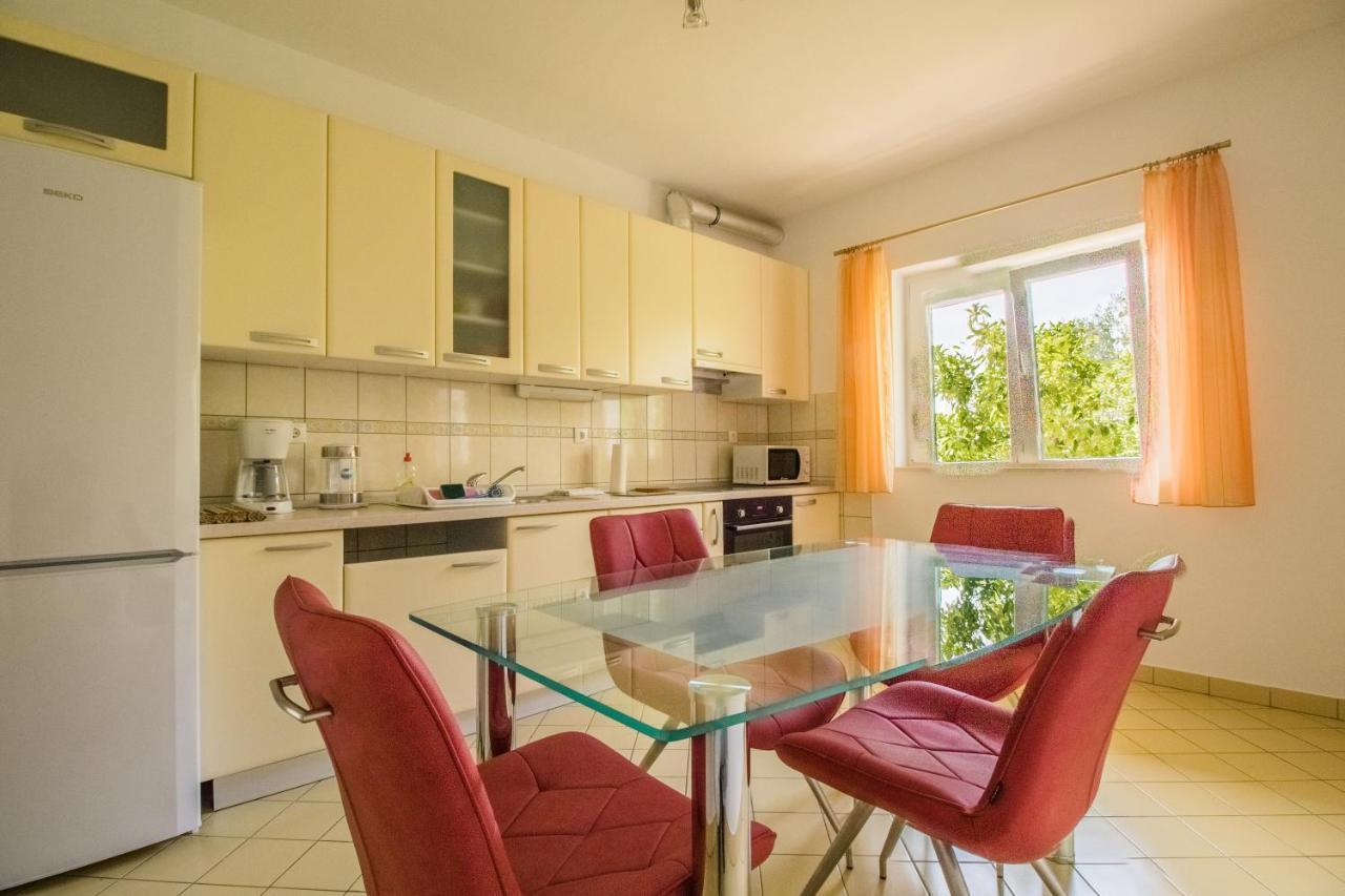 Apartments Joseph And Mary Трогир Экстерьер фото