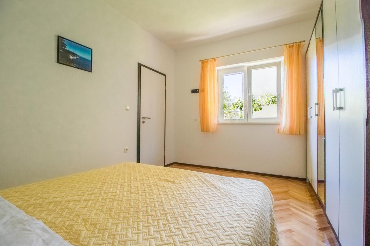 Apartments Joseph And Mary Трогир Экстерьер фото
