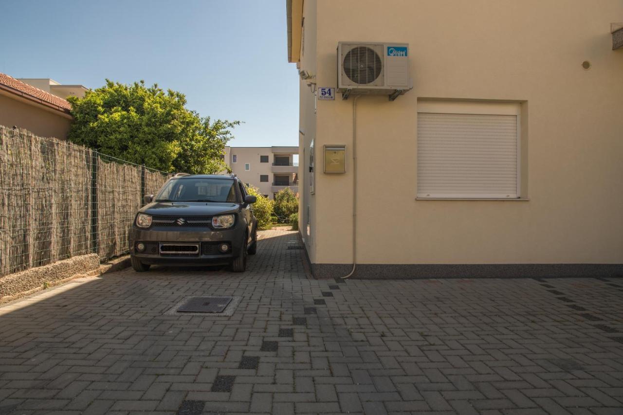Apartments Joseph And Mary Трогир Экстерьер фото