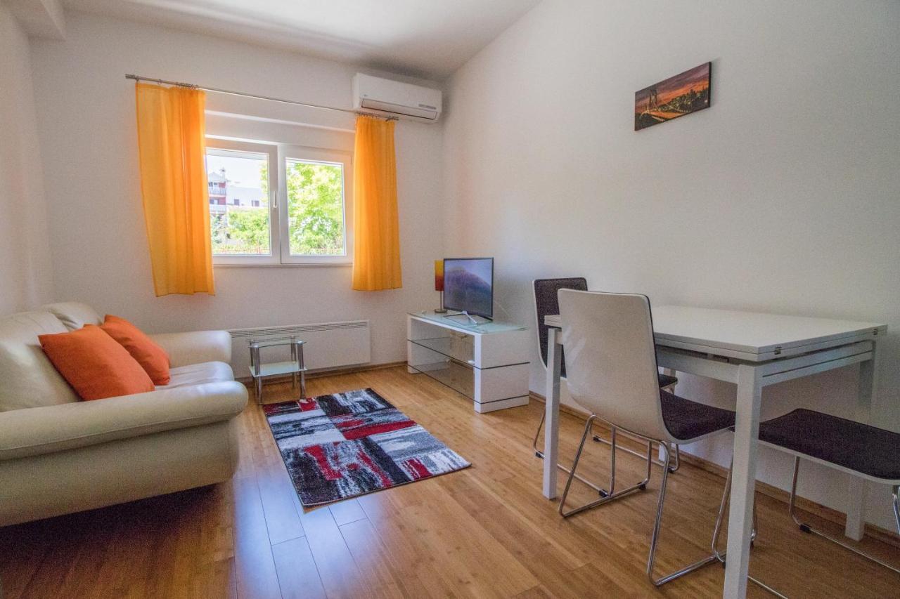 Apartments Joseph And Mary Трогир Экстерьер фото